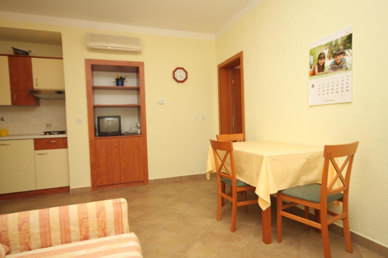 Apartments With A Parking Space Mali Lošinj Dış mekan fotoğraf